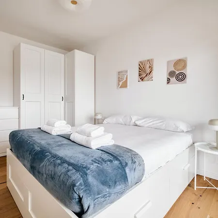 Just Urban - Bright 2br With Terrace 10 Min M4 To Duomo Milán