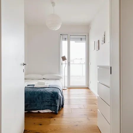 Just Urban - Bright 2br With Terrace 10 Min M4 To Duomo Apartmán